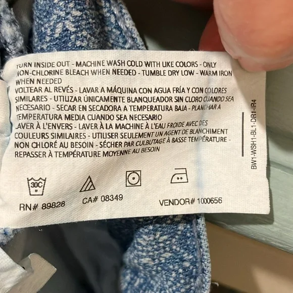 NWOT 12P GLORIA VANDERBILT AMANDA STYLE LIGHT BLUE PATTERNED JEANS - Picture 9 of 9